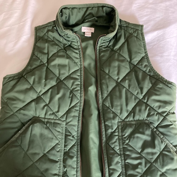 J. Crew Jackets & Blazers - J Crew Lightweight Quilted Vest
